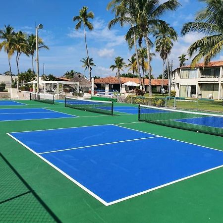 Cabo Blanco Hotel And Marina 巴拉德纳维达 外观 照片